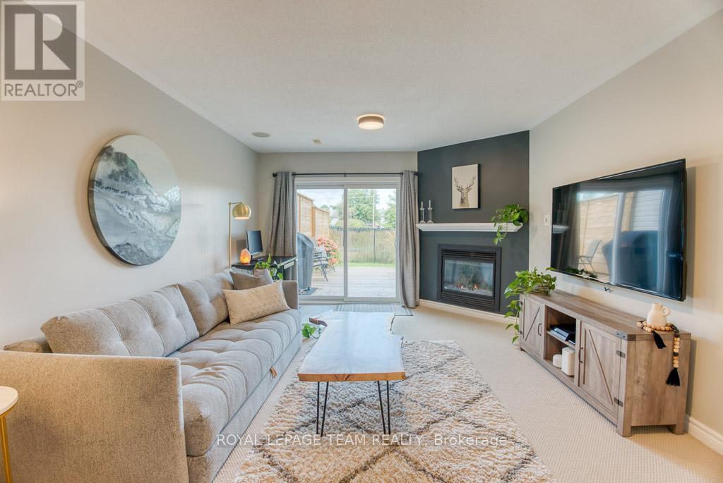 Photo 29 of 292 Forestbrook Street, Ottawa ON