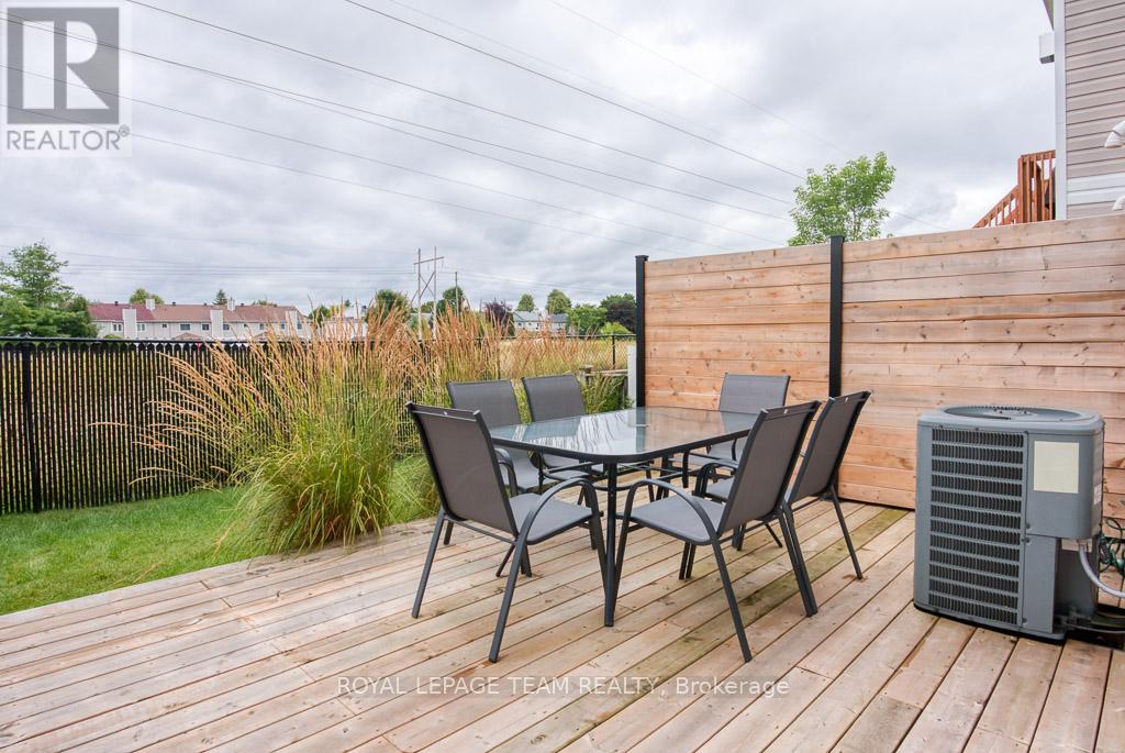 Photo 37 of 292 Forestbrook Street, Ottawa ON