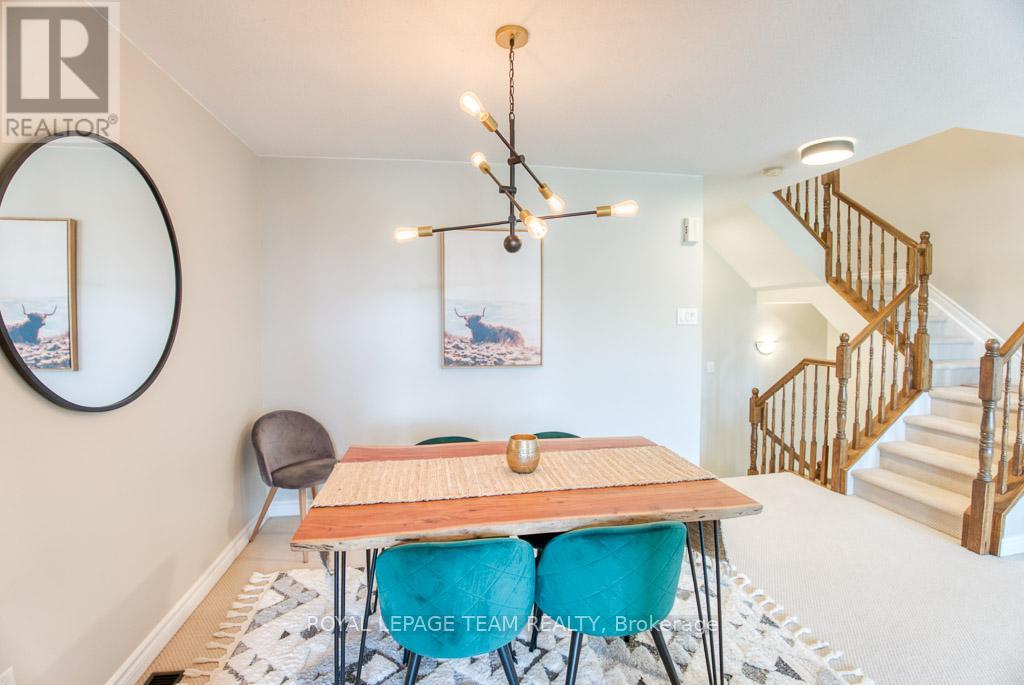 Photo 5 of 292 Forestbrook Street, Ottawa ON