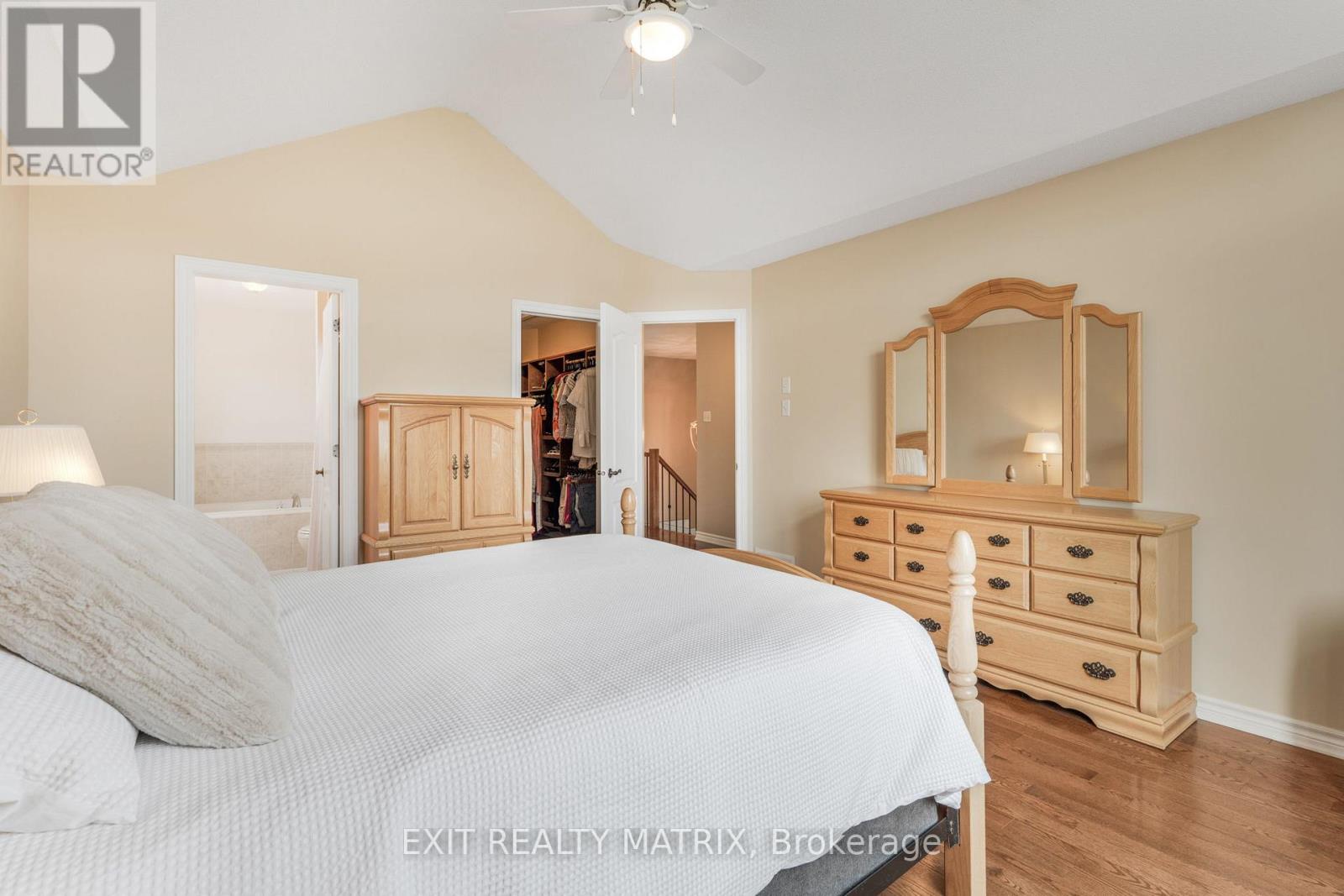 Photo 23 of 16 La Citadelle Street, Russell ON