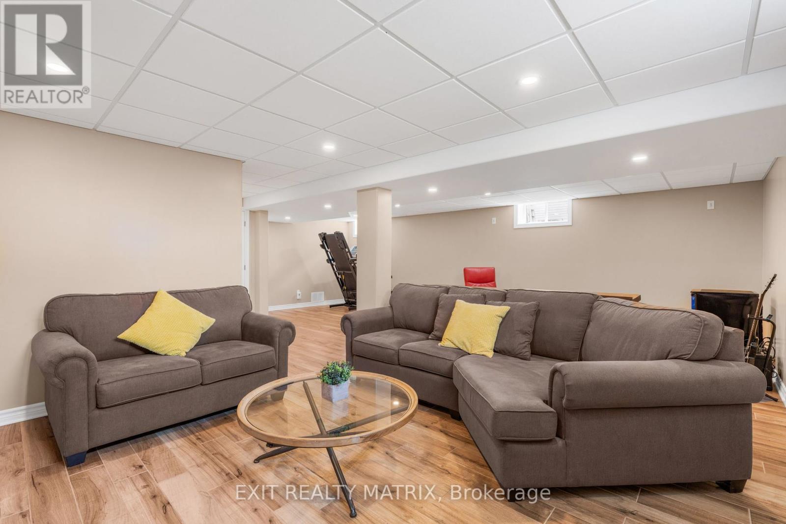 Photo 28 of 16 La Citadelle Street, Russell ON