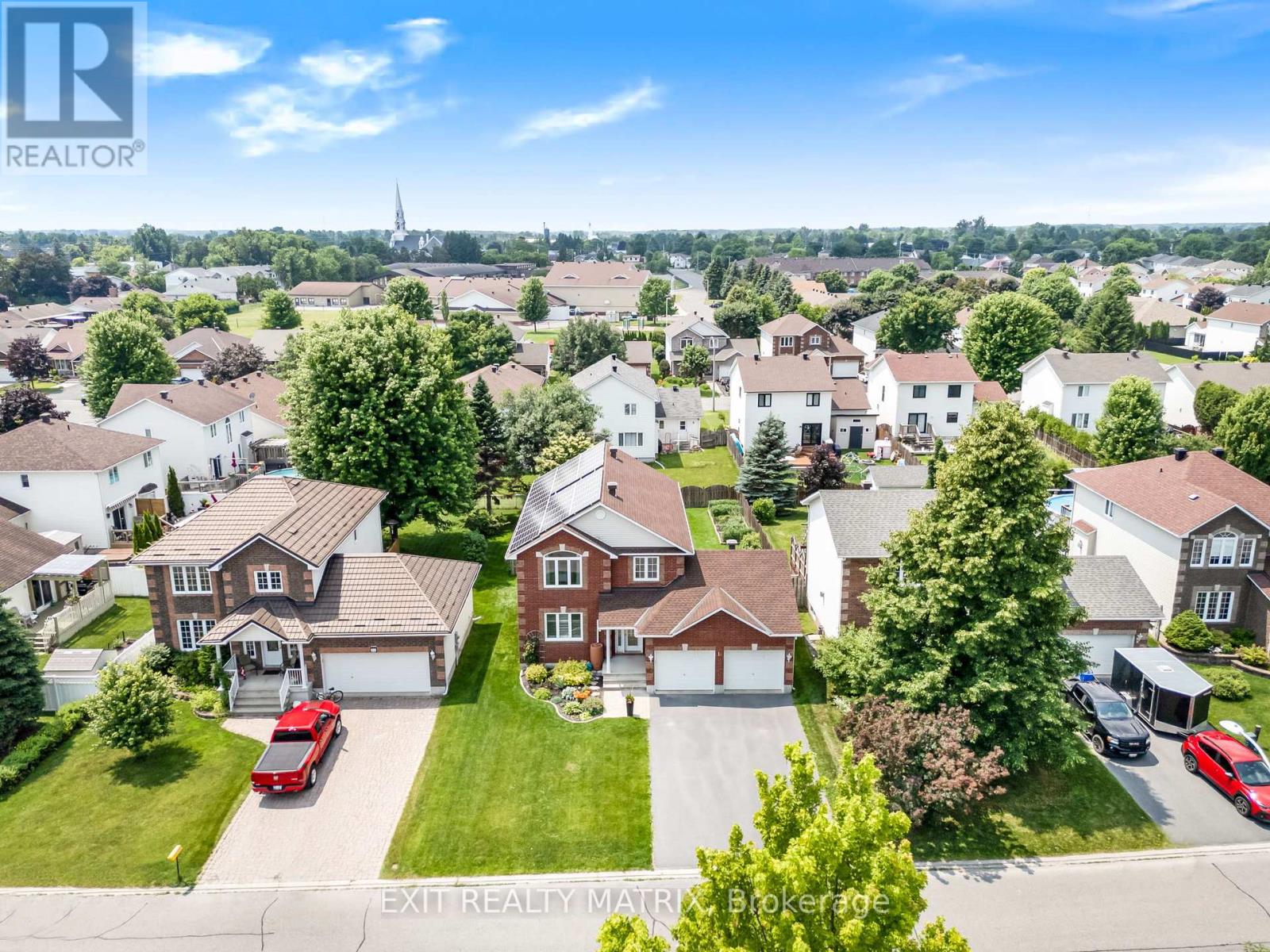 Photo 32 of 16 La Citadelle Street, Russell ON