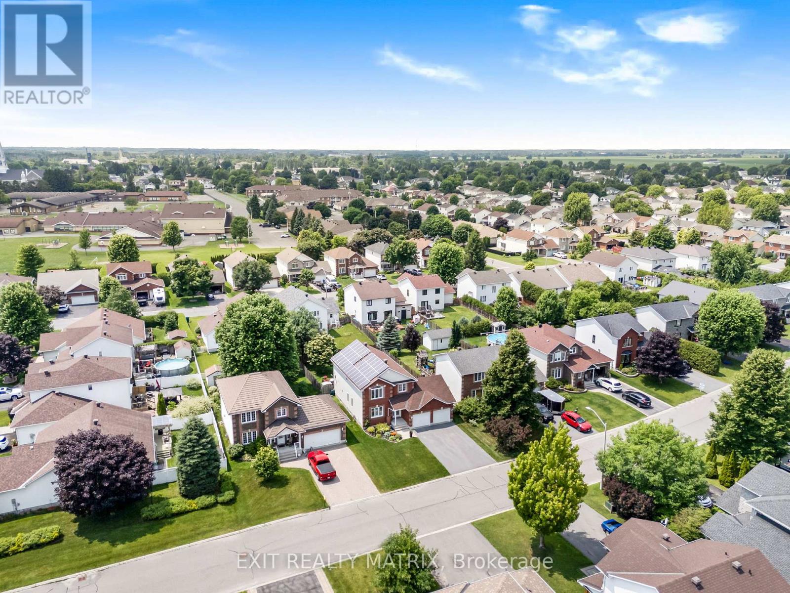 Photo 33 of 16 La Citadelle Street, Russell ON