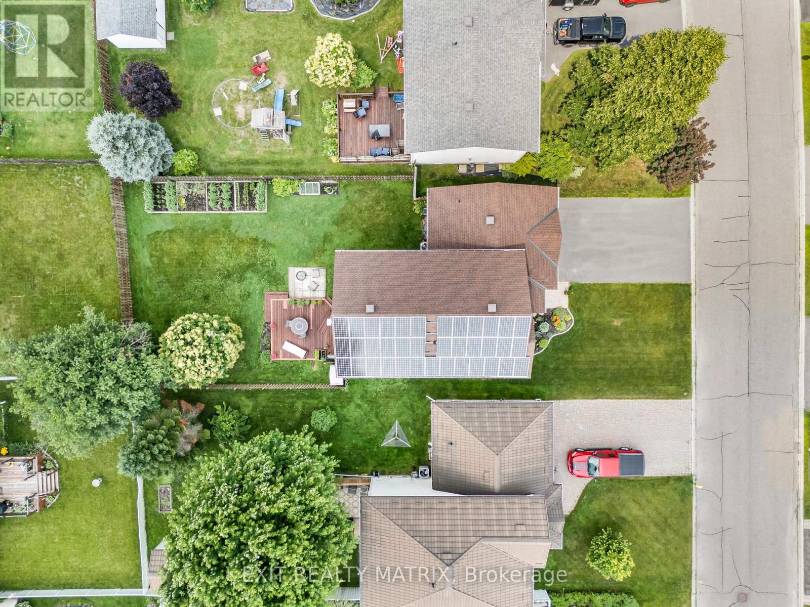 Photo 34 of 16 La Citadelle Street, Russell ON