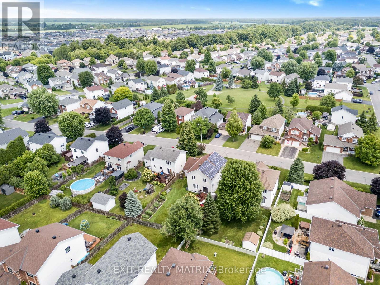 Photo 37 of 16 La Citadelle Street, Russell ON