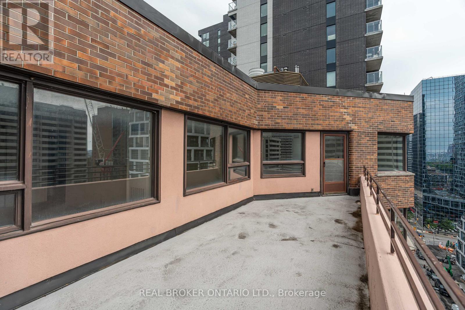 Photo 14 of 1402 151 Bay Street, Ottawa ON