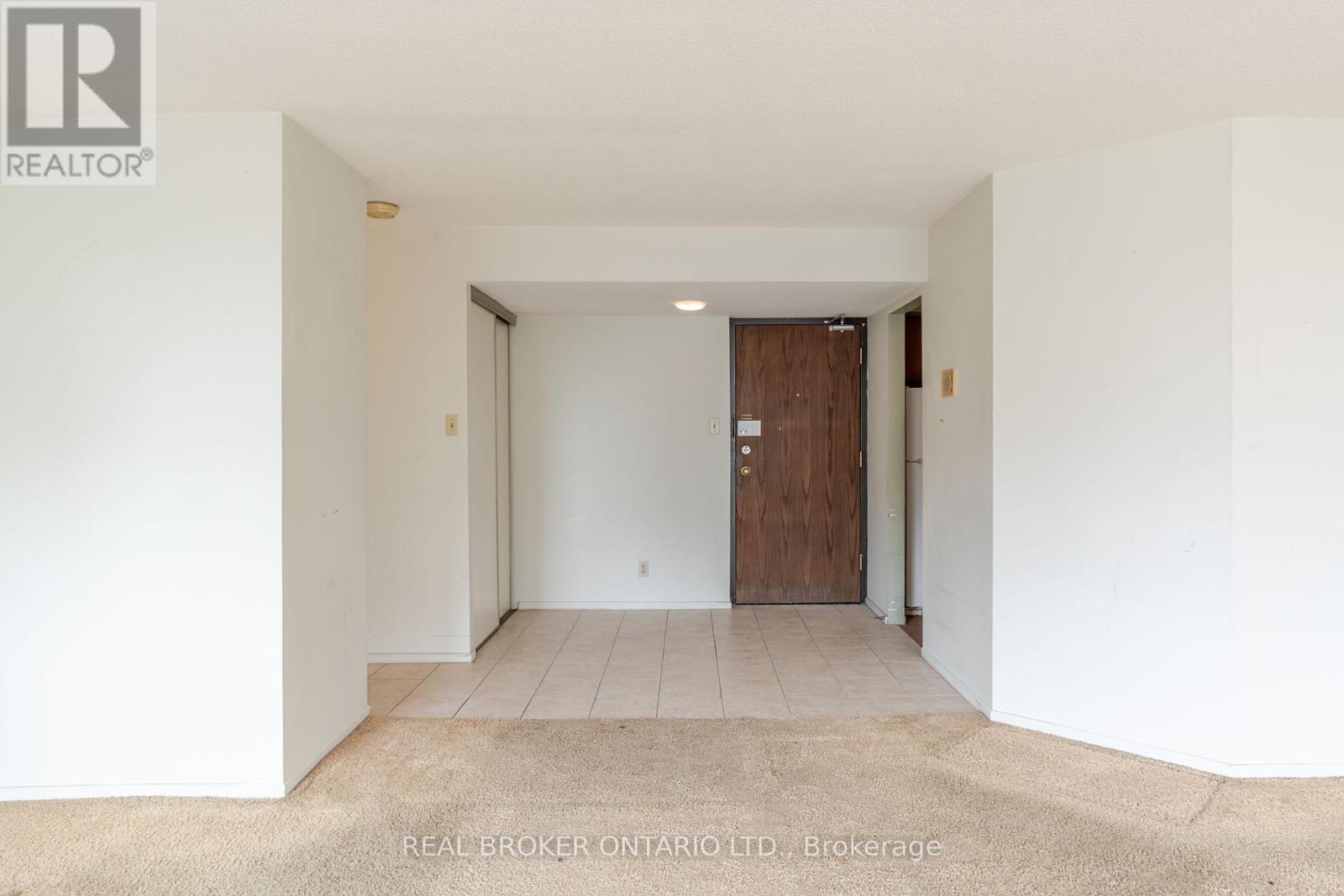 Photo 2 of 1402 151 Bay Street, Ottawa ON