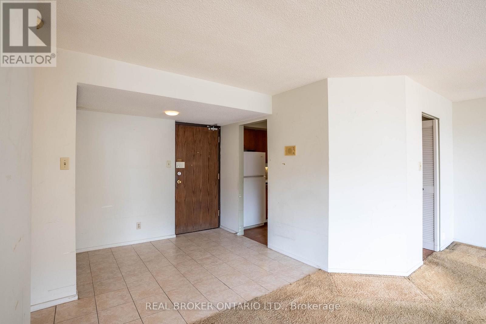 Photo 3 of 1402 151 Bay Street, Ottawa ON