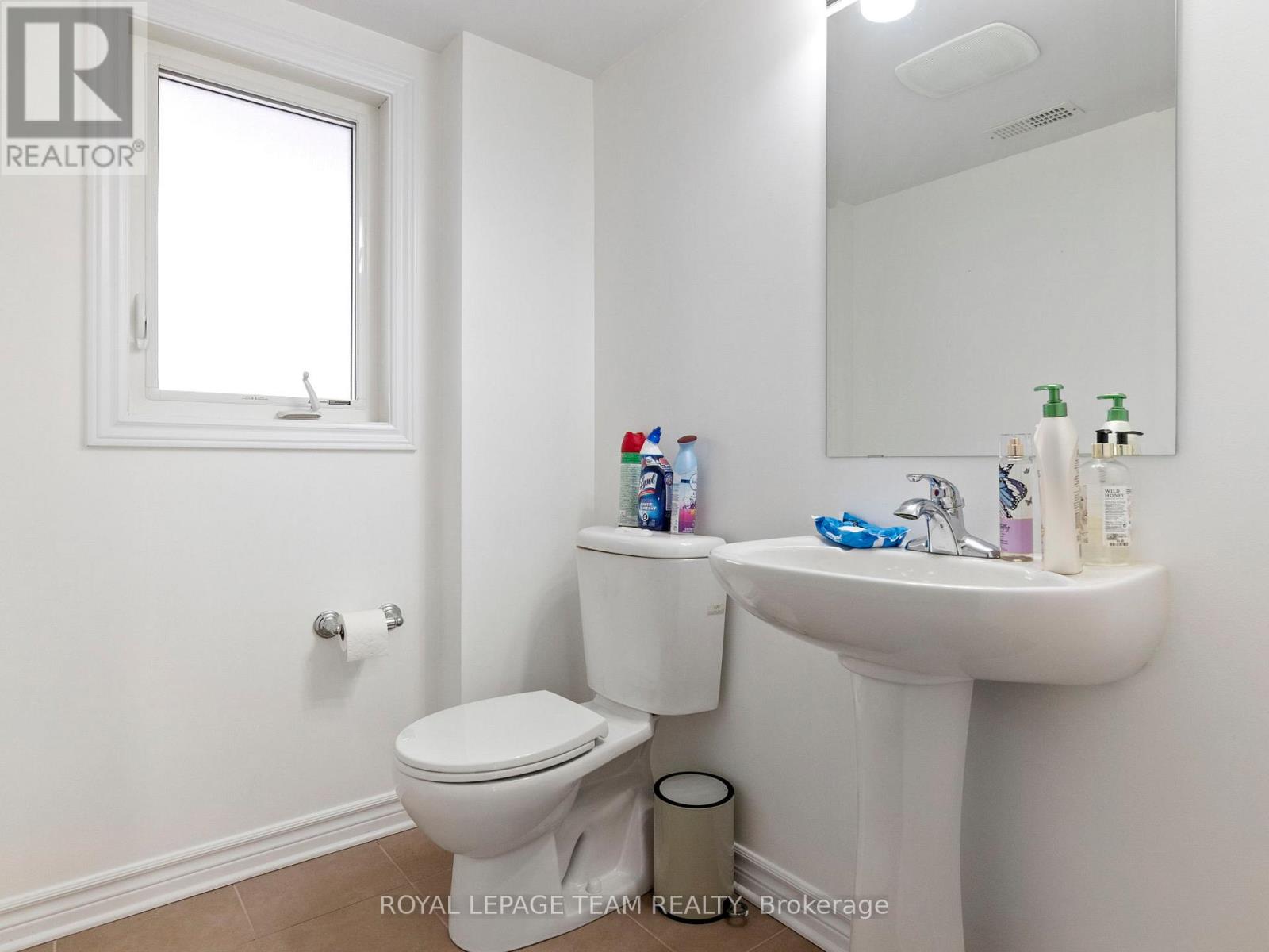 Photo 10 of 128 Bluestone Private, Ottawa ON
