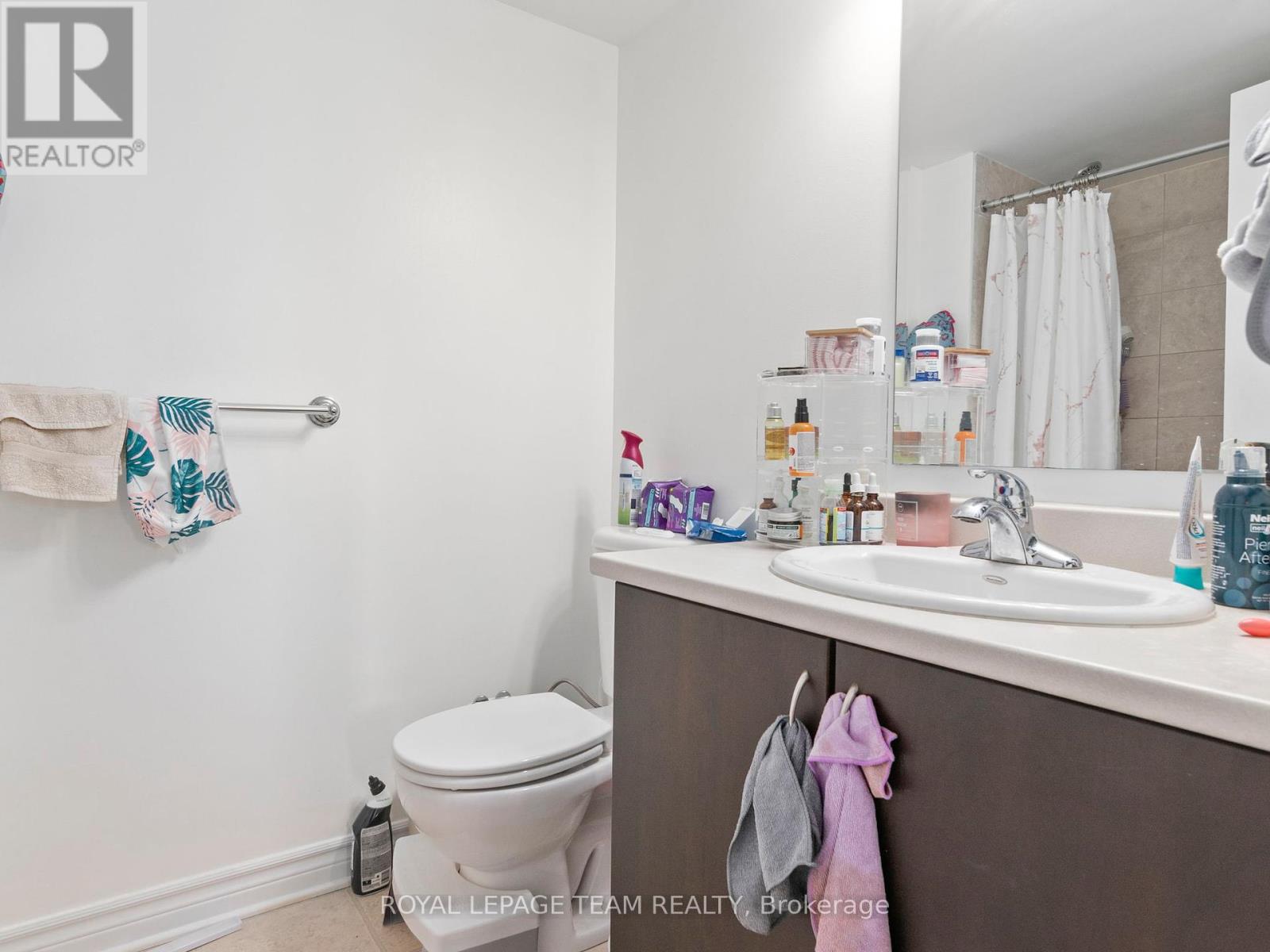 Photo 14 of 128 Bluestone Private, Ottawa ON