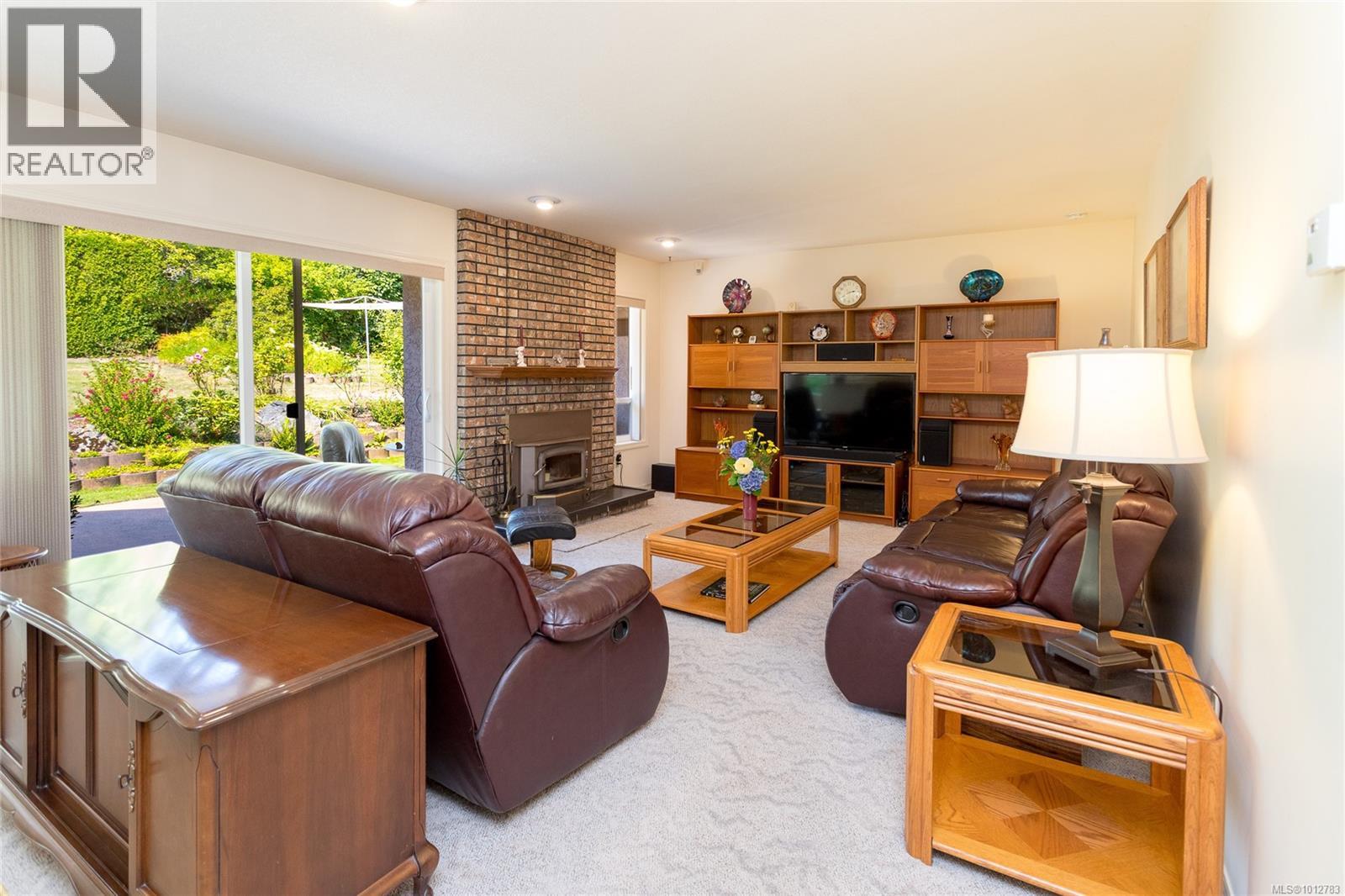 Photo 15 of 4450 Autumnwood Lane, Saanich BC