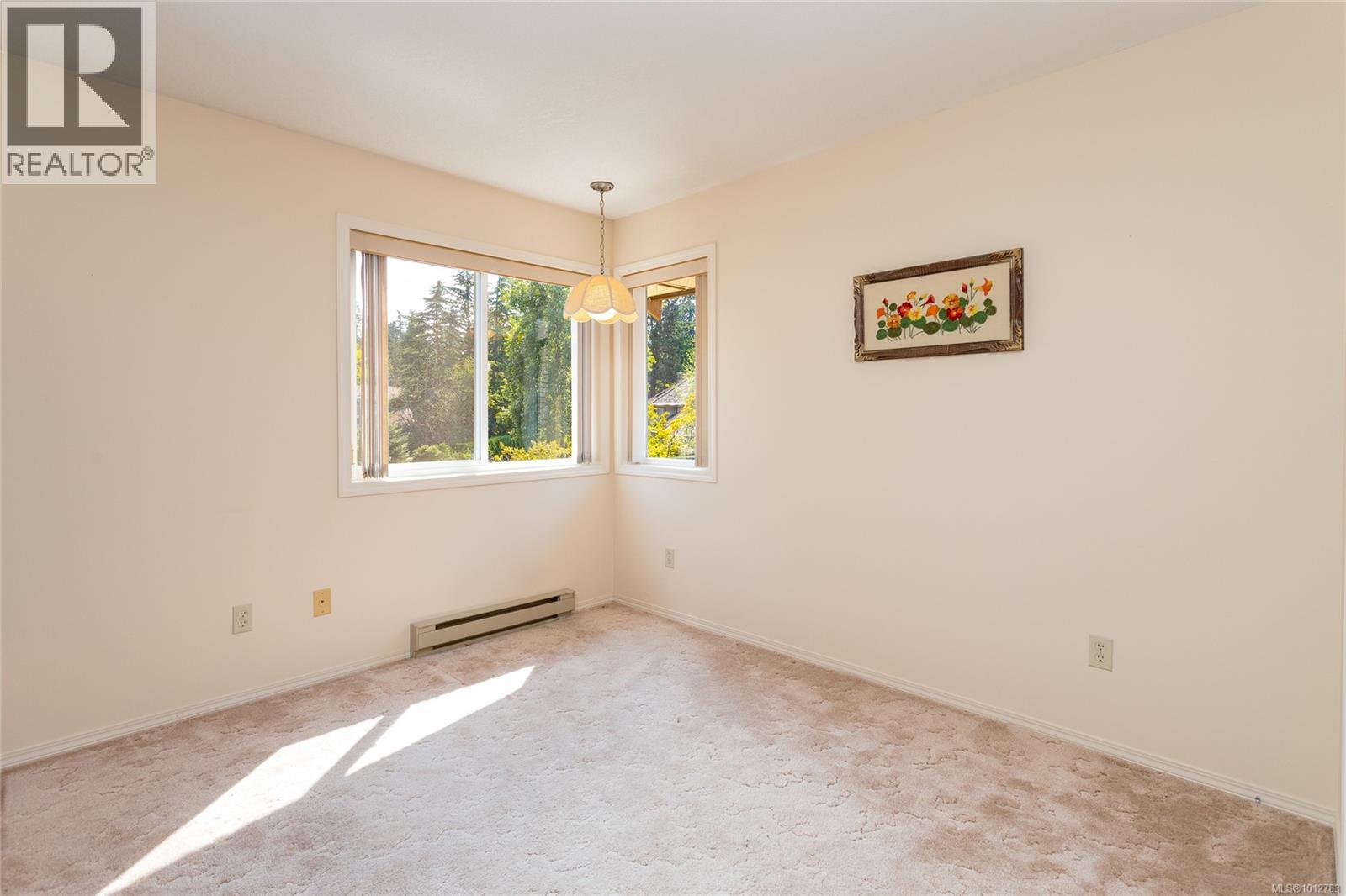 Photo 24 of 4450 Autumnwood Lane, Saanich BC