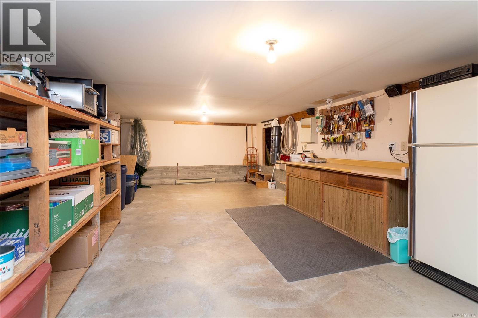 Photo 31 of 4450 Autumnwood Lane, Saanich BC