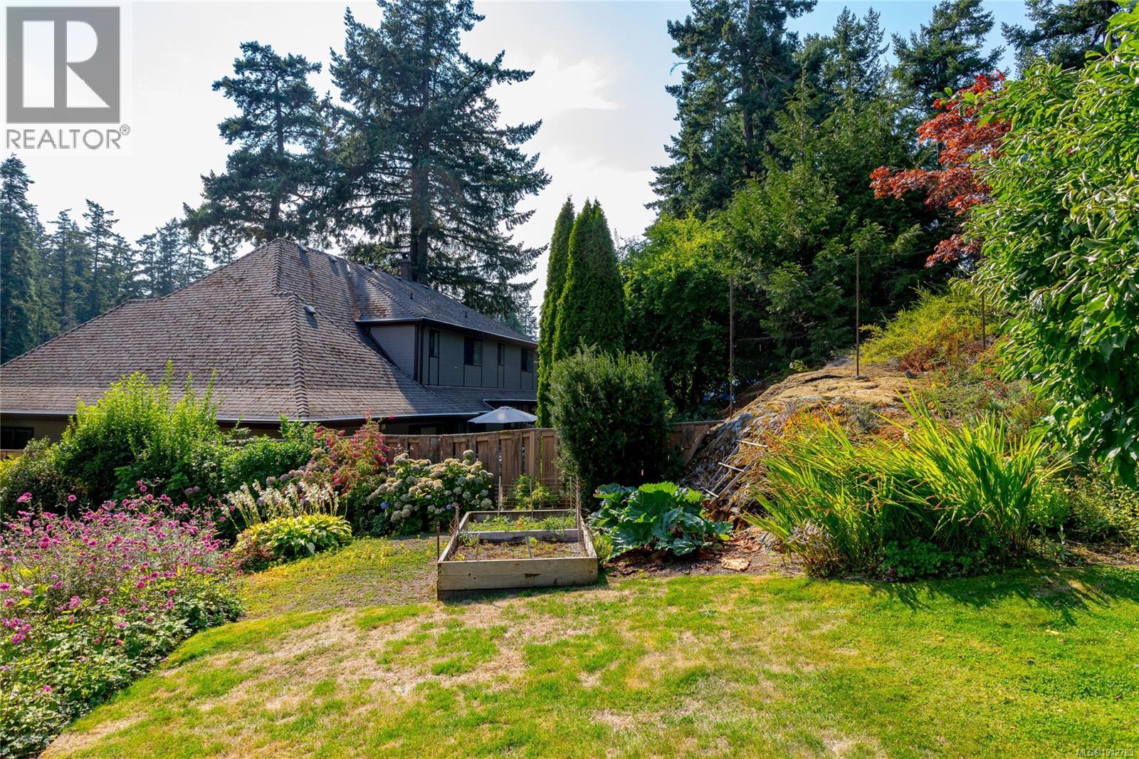 Photo 41 of 4450 Autumnwood Lane, Saanich BC