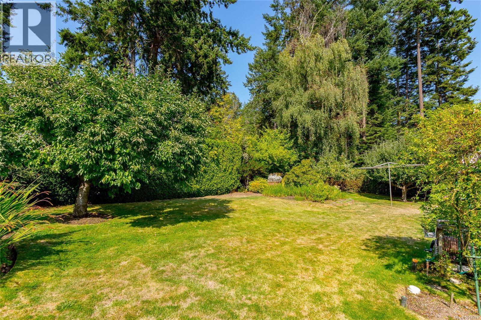Photo 42 of 4450 Autumnwood Lane, Saanich BC