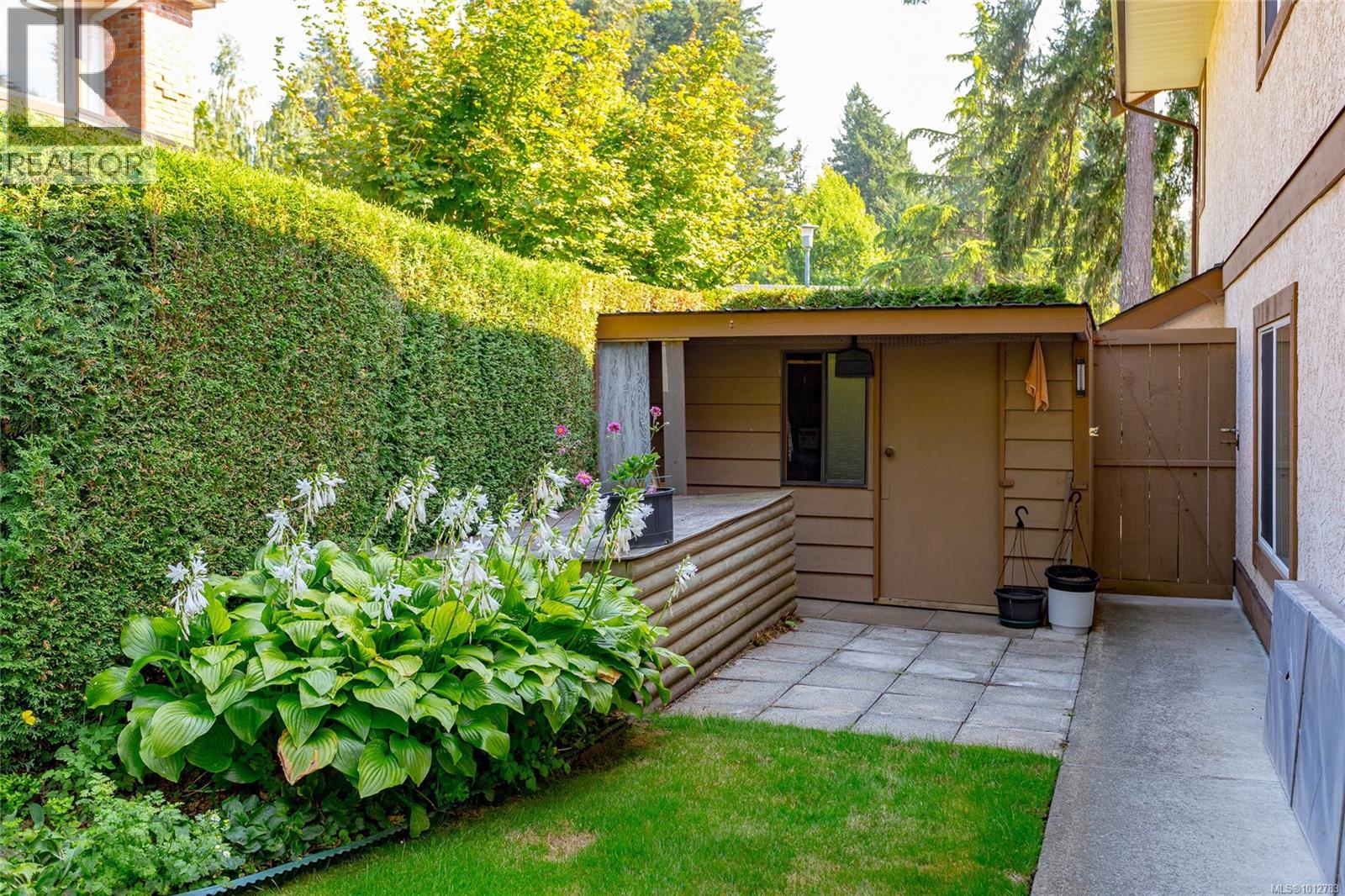 Photo 45 of 4450 Autumnwood Lane, Saanich BC