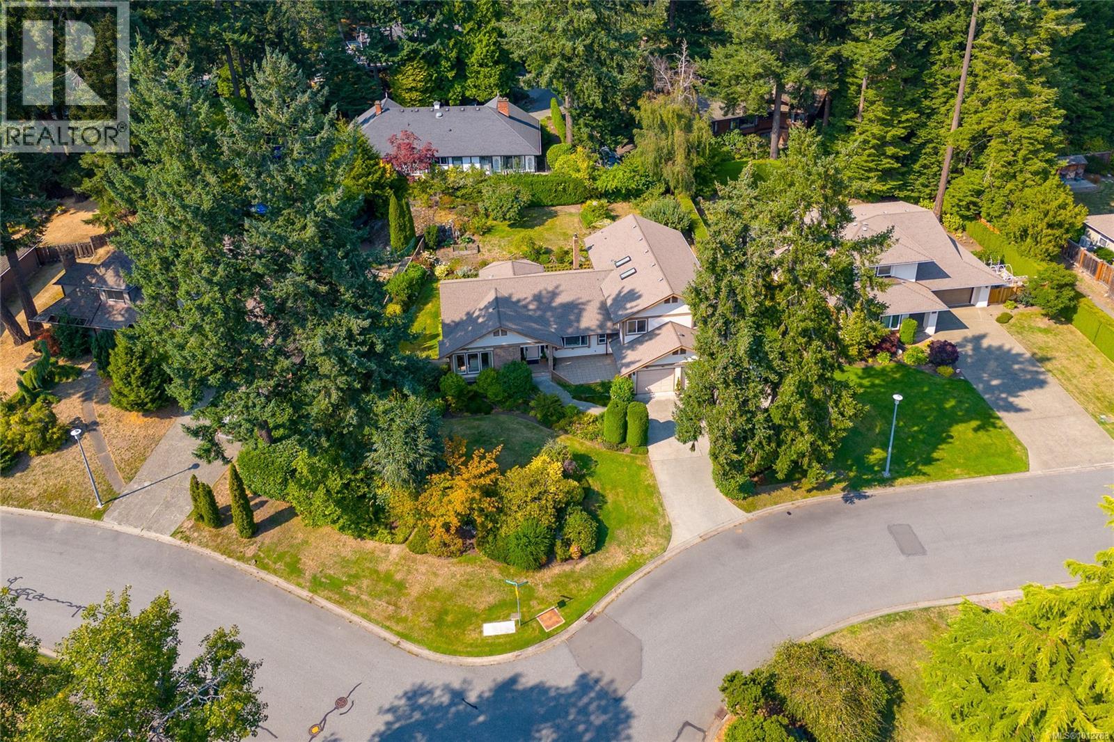 Photo 50 of 4450 Autumnwood Lane, Saanich BC