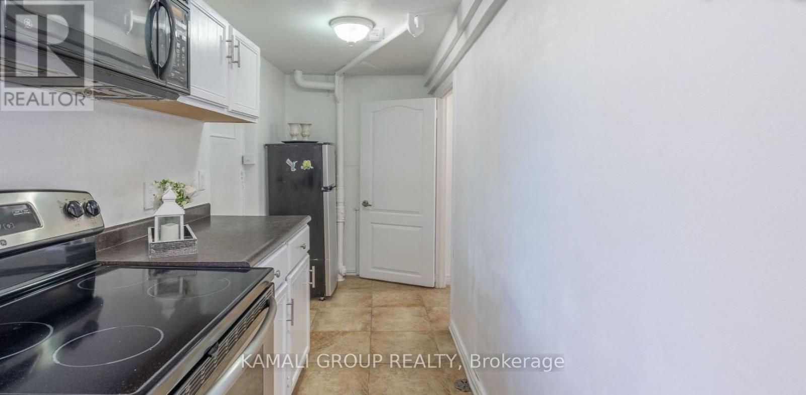 Photo 4 of Bsmt 389 Keewatin Street S, Oshawa ON