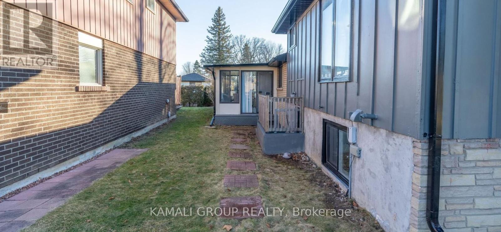 Photo 8 of Bsmt 389 Keewatin Street S, Oshawa ON
