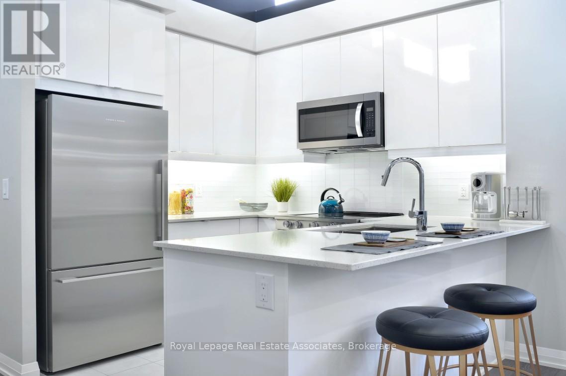Photo 6 of 328 3270 Sheppard Avenue E, Toronto ON