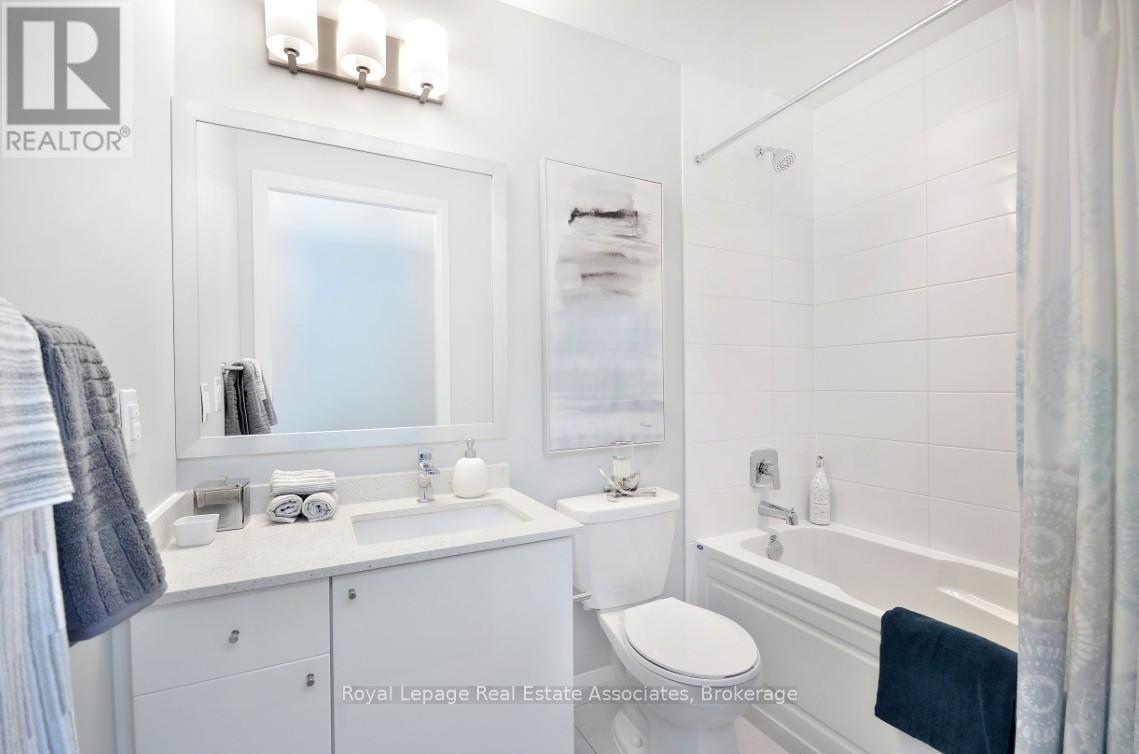 Photo 7 of 328 3270 Sheppard Avenue E, Toronto ON