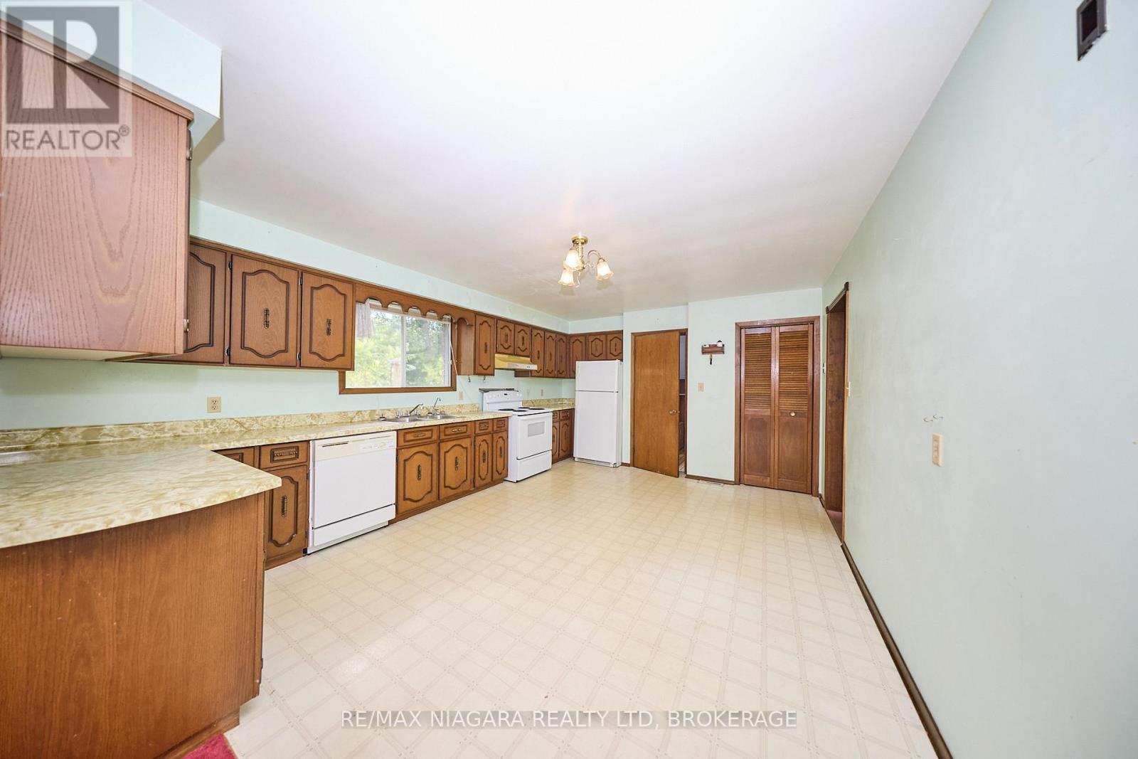 Photo 17 of 228 Doans Ridge Road, Welland ON