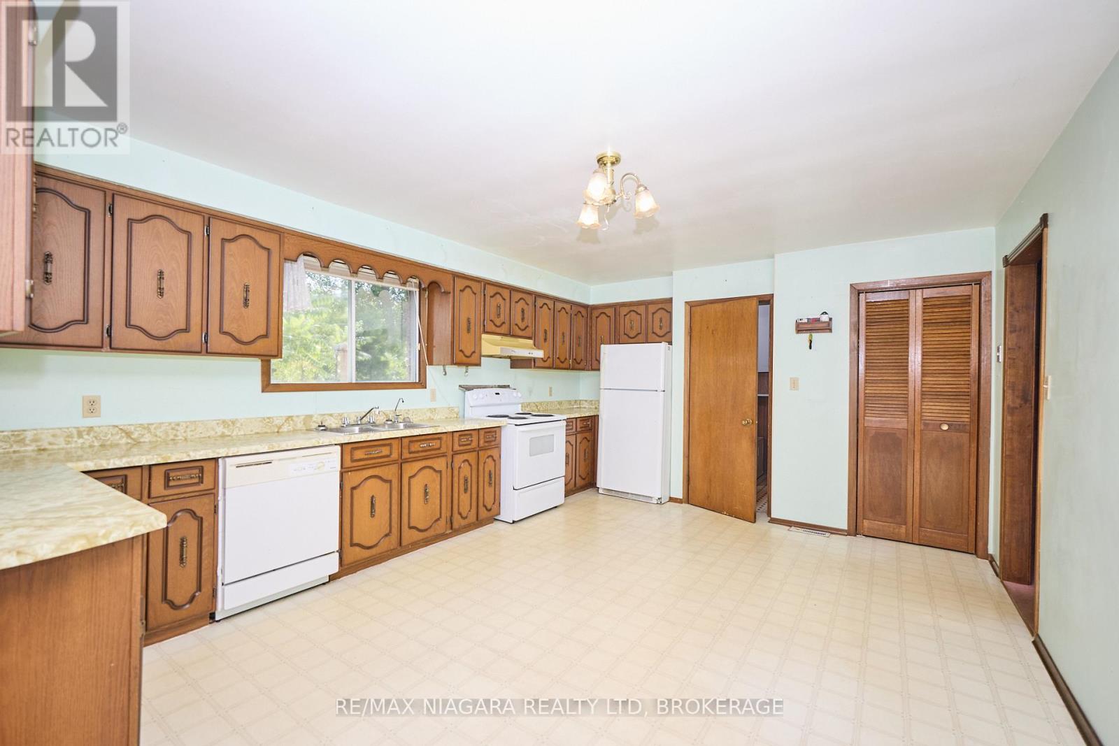 Photo 18 of 228 Doans Ridge Road, Welland ON