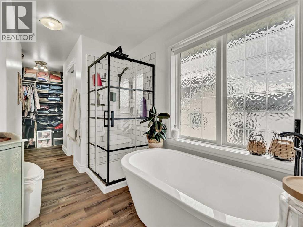 Photo 25 of 102 Sundown Road Sw, Medicine Hat AB