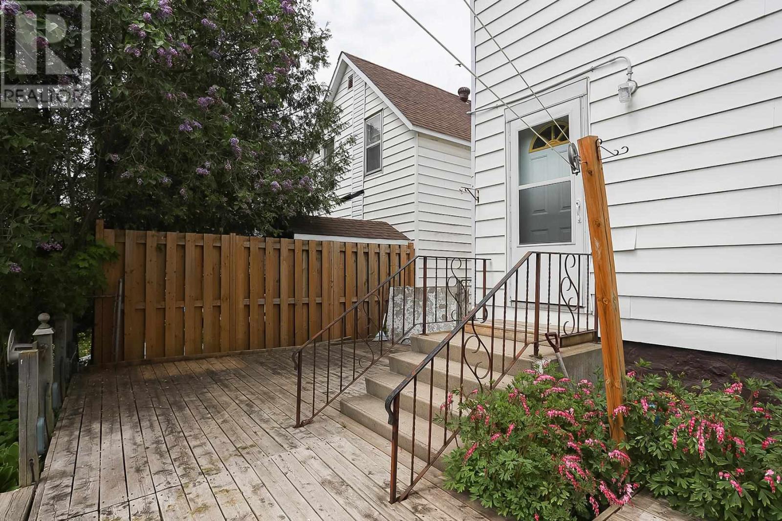 Photo 11 of 20 Dufferin Ave, Sault Ste Marie ON