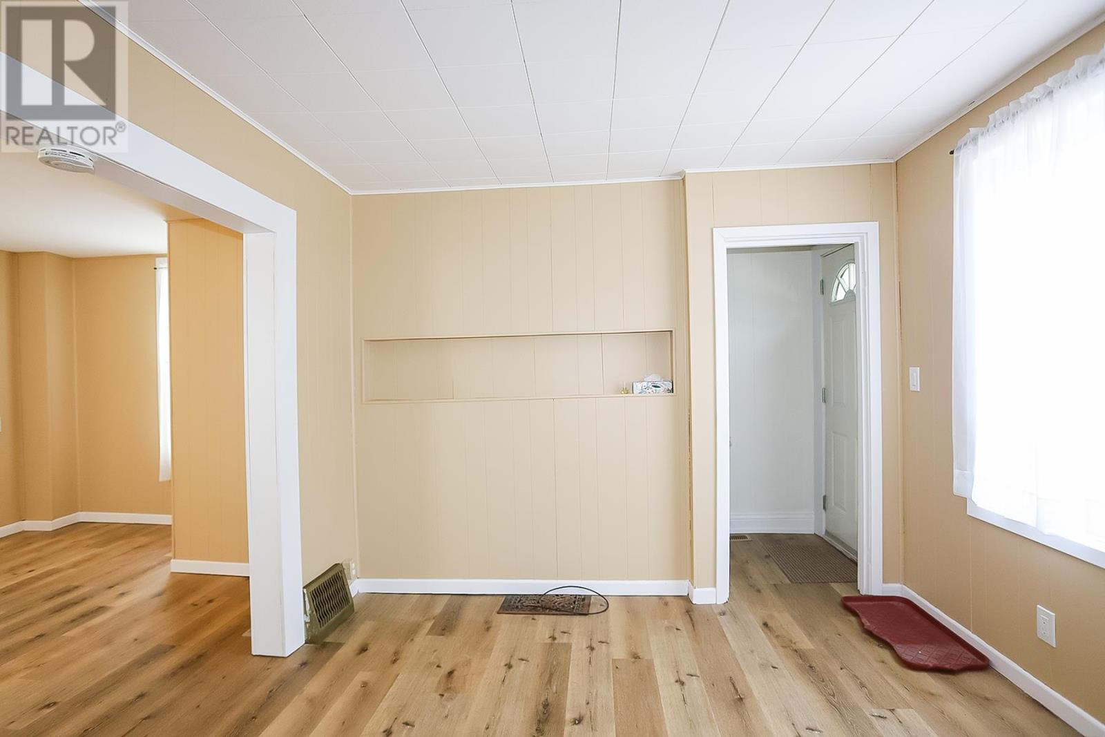 Photo 13 of 20 Dufferin Ave, Sault Ste Marie ON