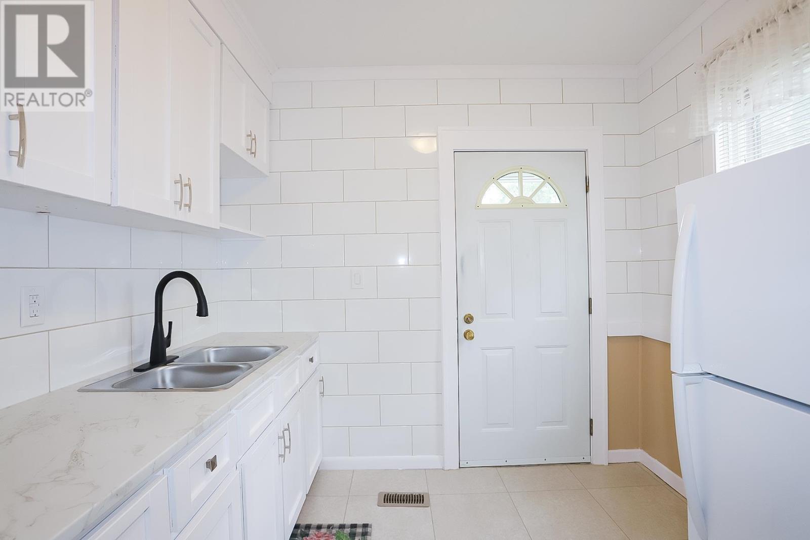 Photo 17 of 20 Dufferin Ave, Sault Ste Marie ON