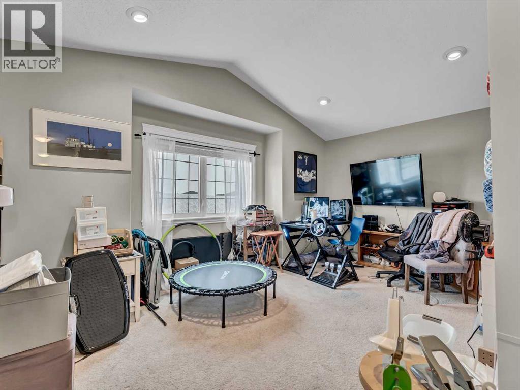 Photo 30 of 102 Sundown Road Sw, Medicine Hat AB