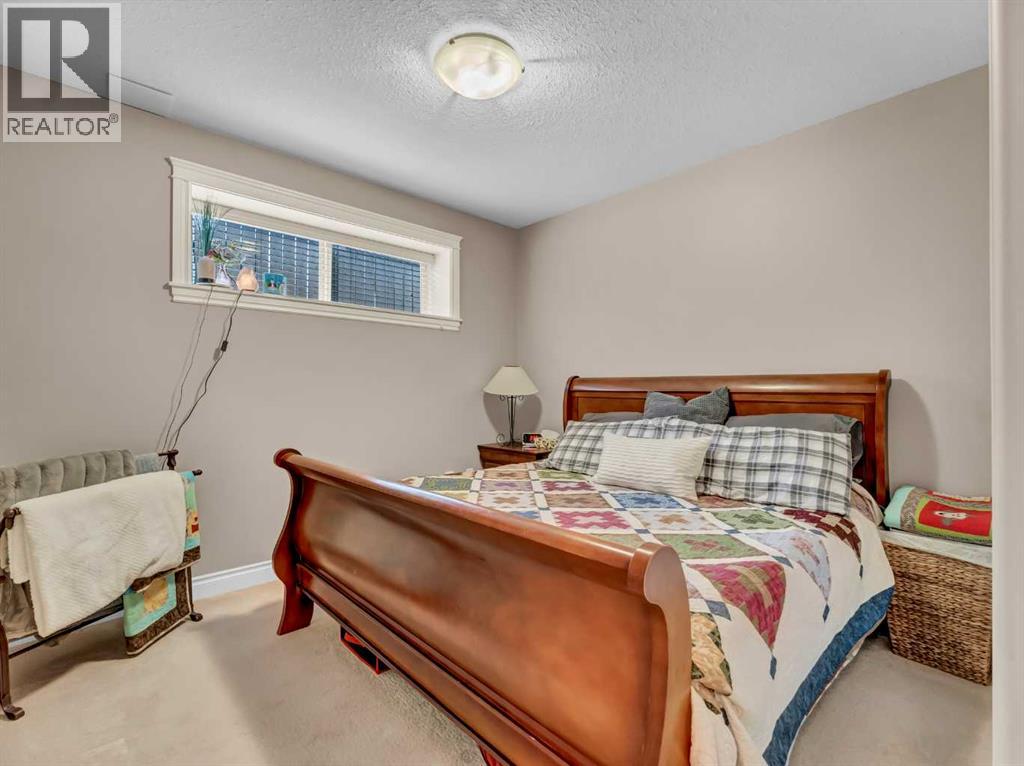 Photo 36 of 102 Sundown Road Sw, Medicine Hat AB