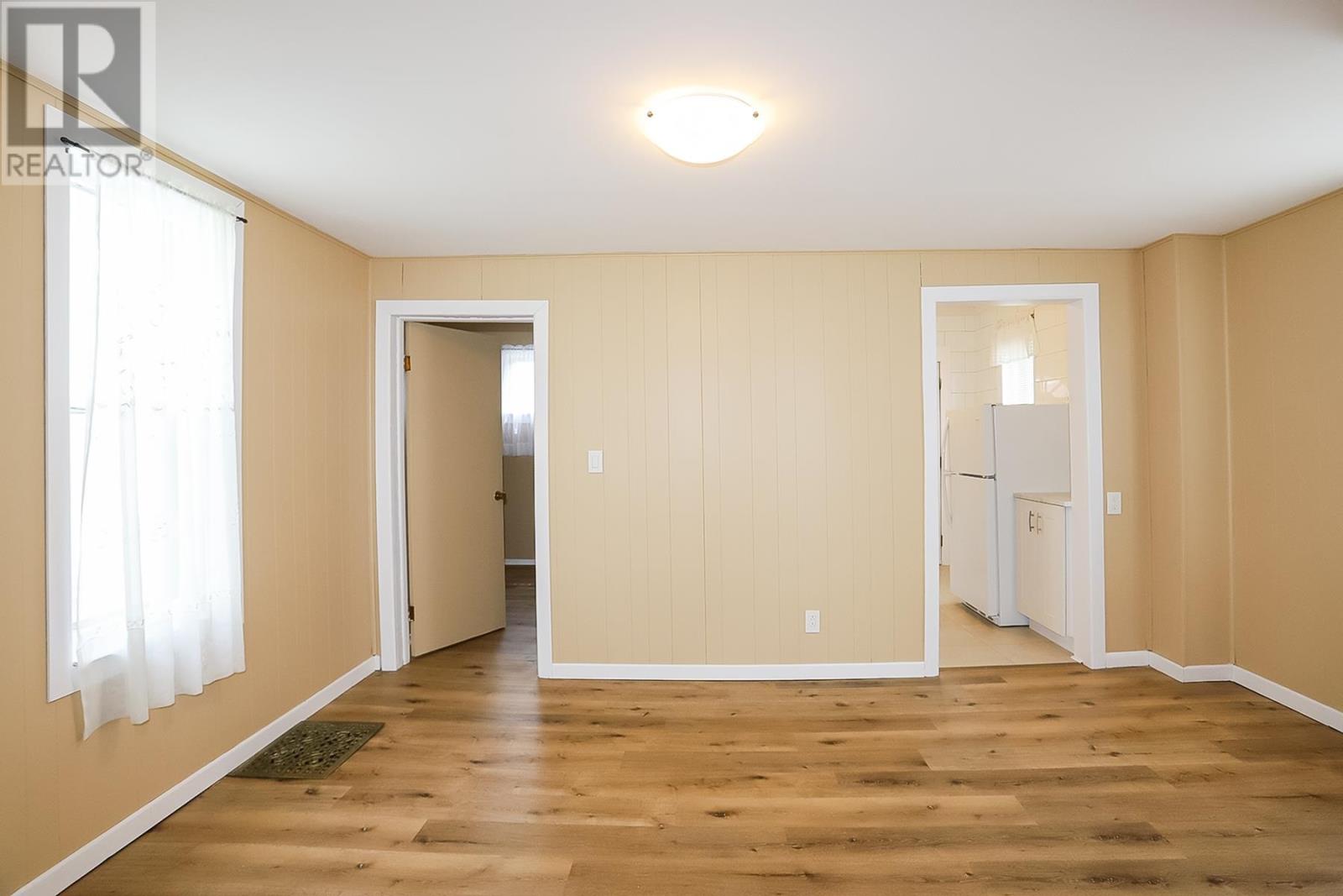 Photo 16 of 20 Dufferin Ave, Sault Ste Marie ON