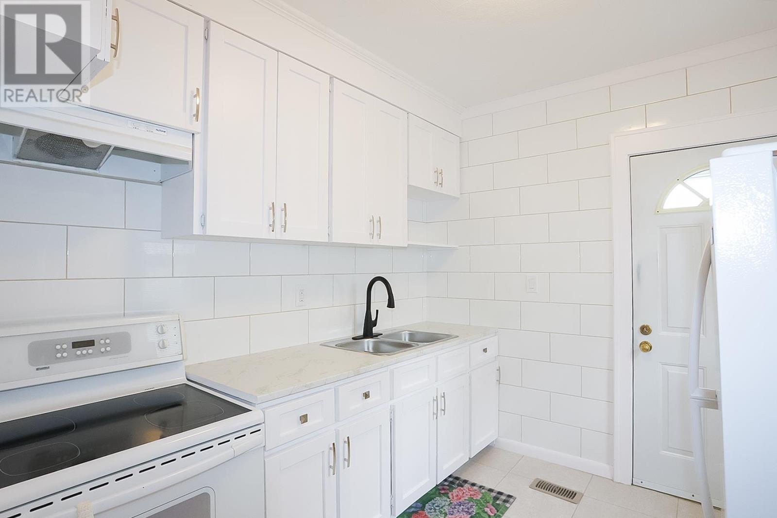 Photo 18 of 20 Dufferin Ave, Sault Ste Marie ON