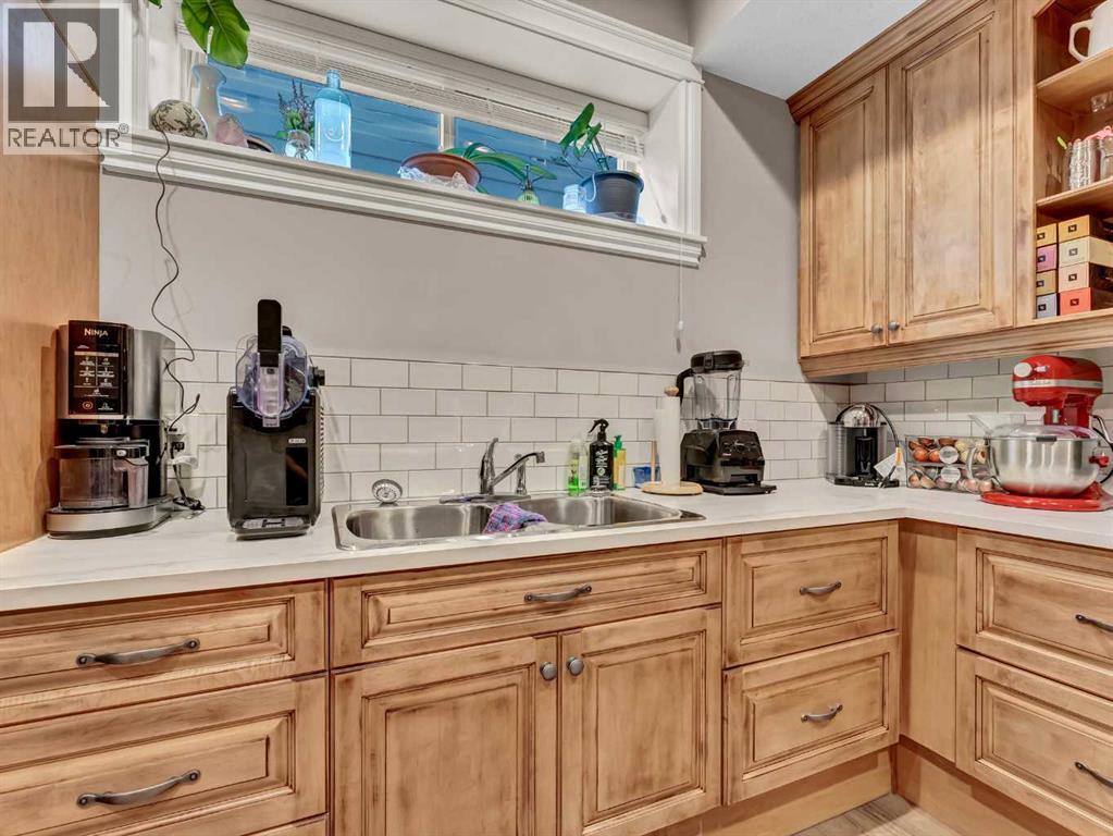 Photo 33 of 102 Sundown Road Sw, Medicine Hat AB