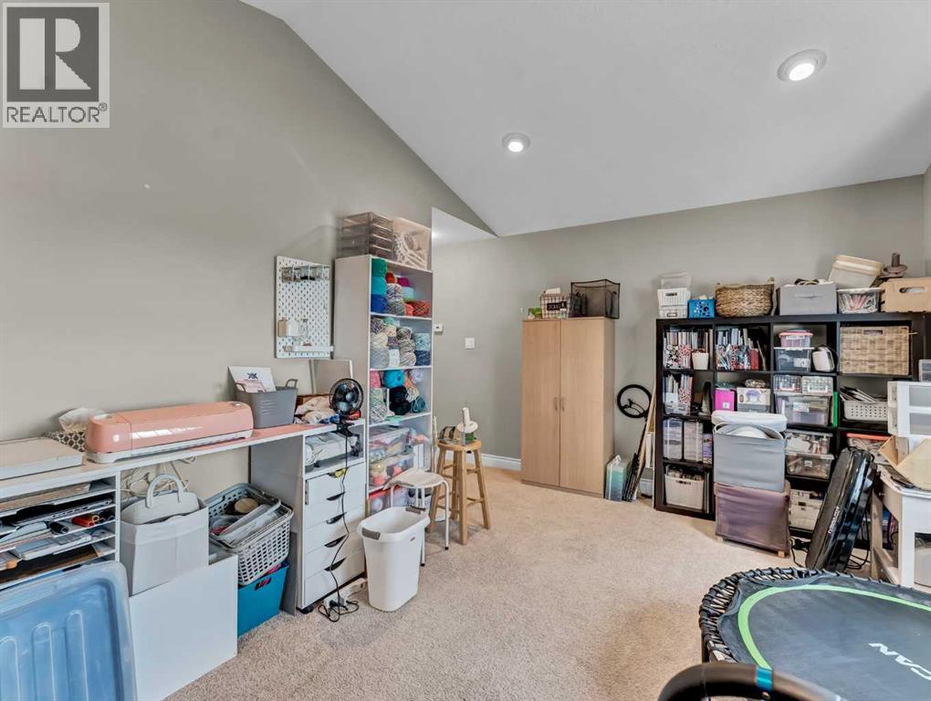 Photo 31 of 102 Sundown Road Sw, Medicine Hat AB