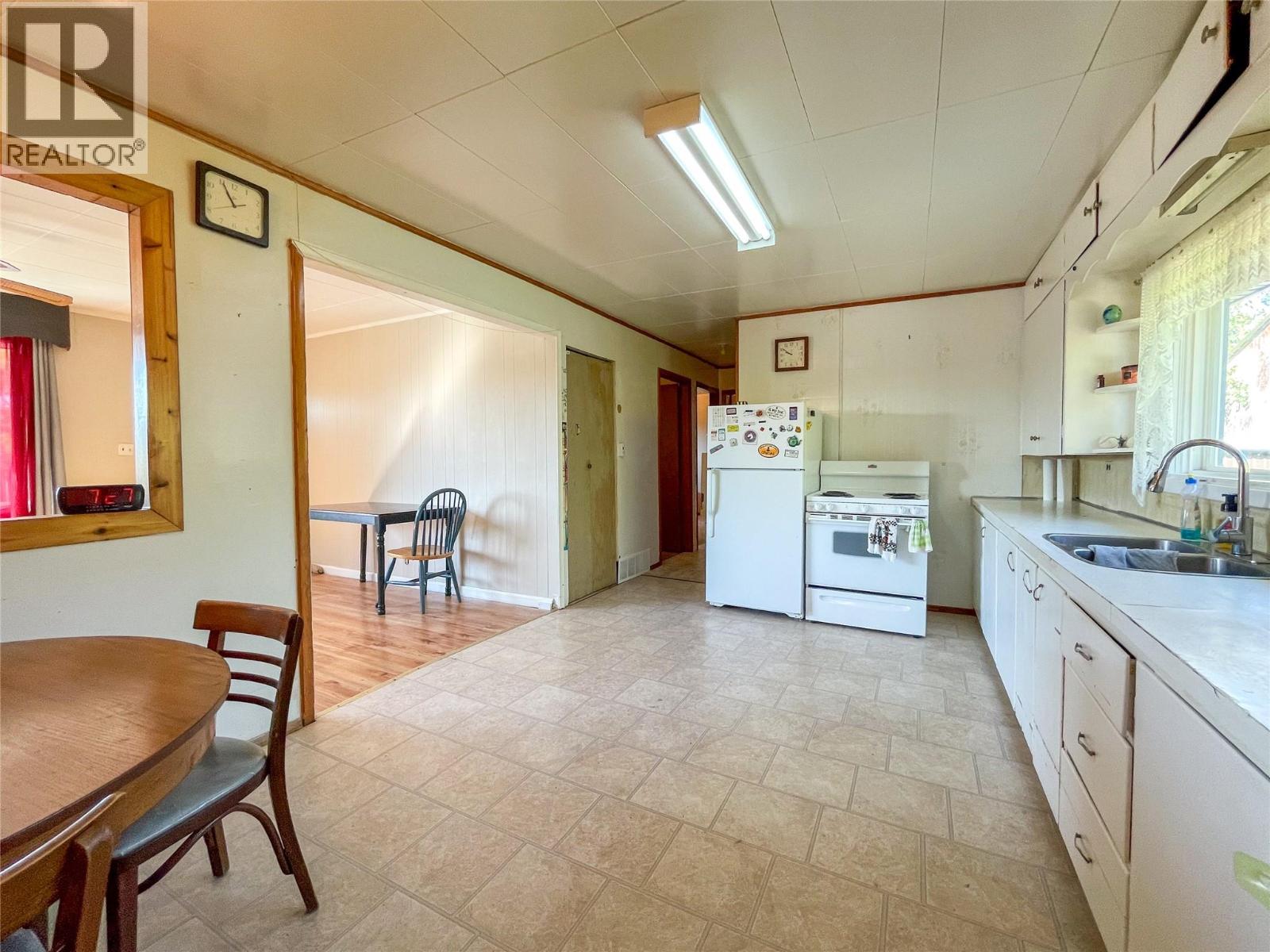 4810 48 Avenue, Pouce Coupe