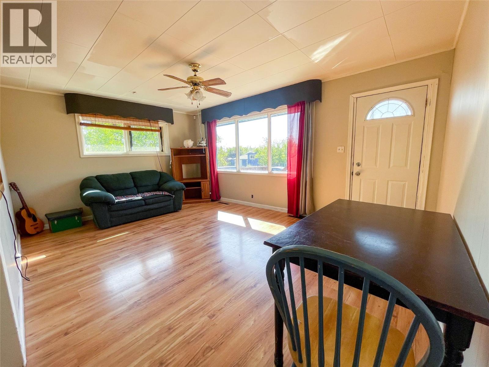 4810 48 Avenue, Pouce Coupe