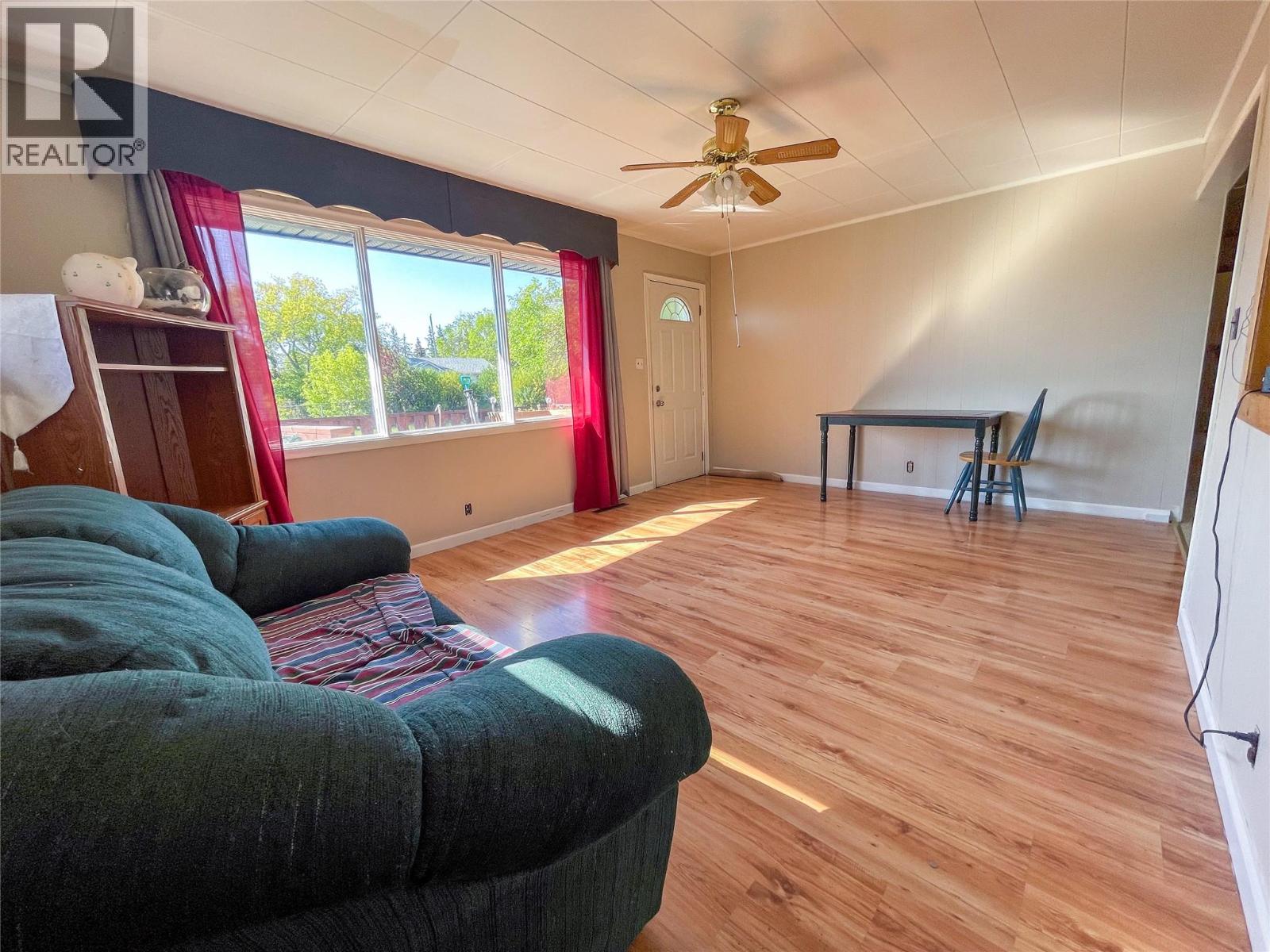 4810 48 Avenue, Pouce Coupe