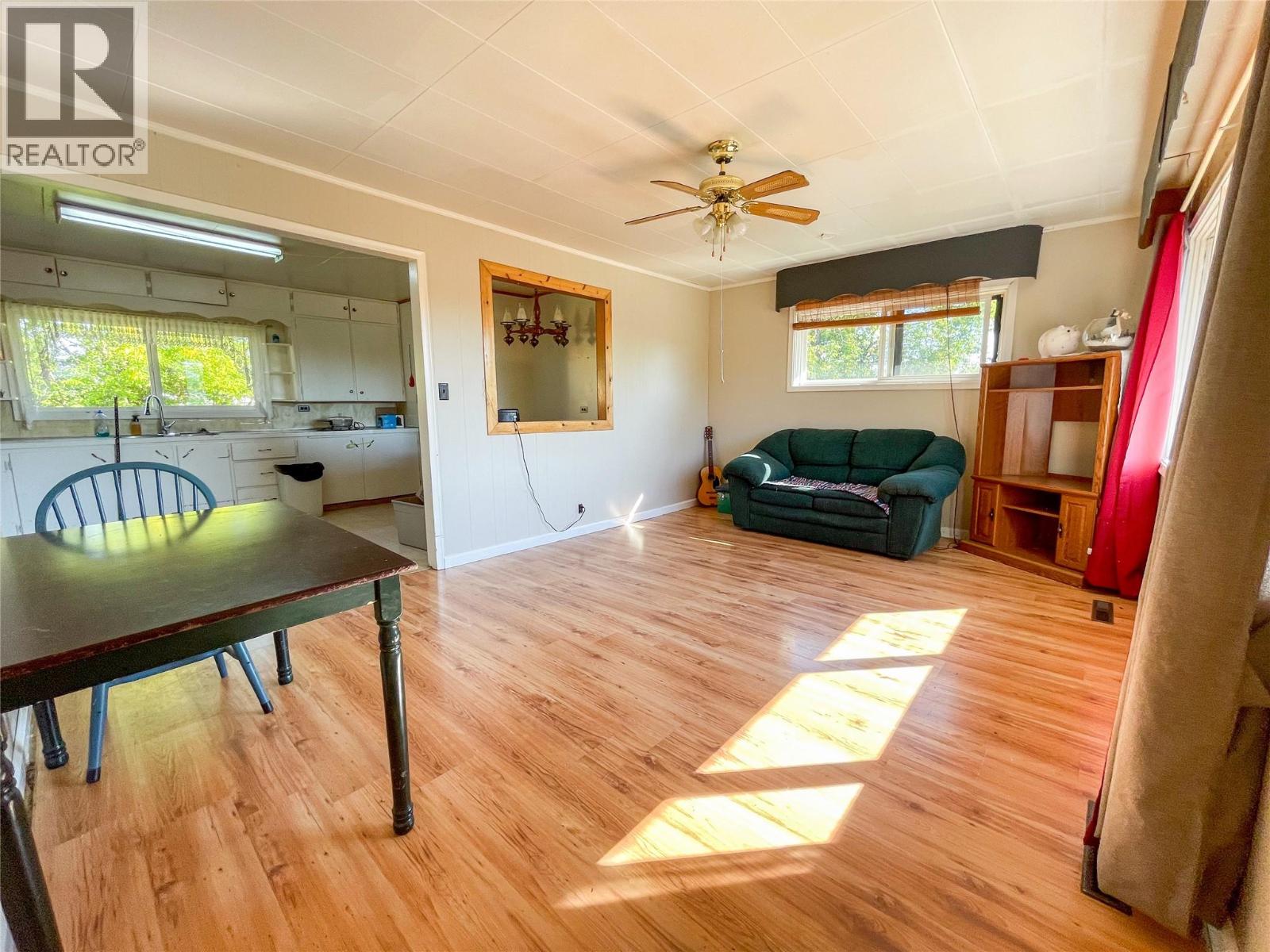 4810 48 Avenue, Pouce Coupe