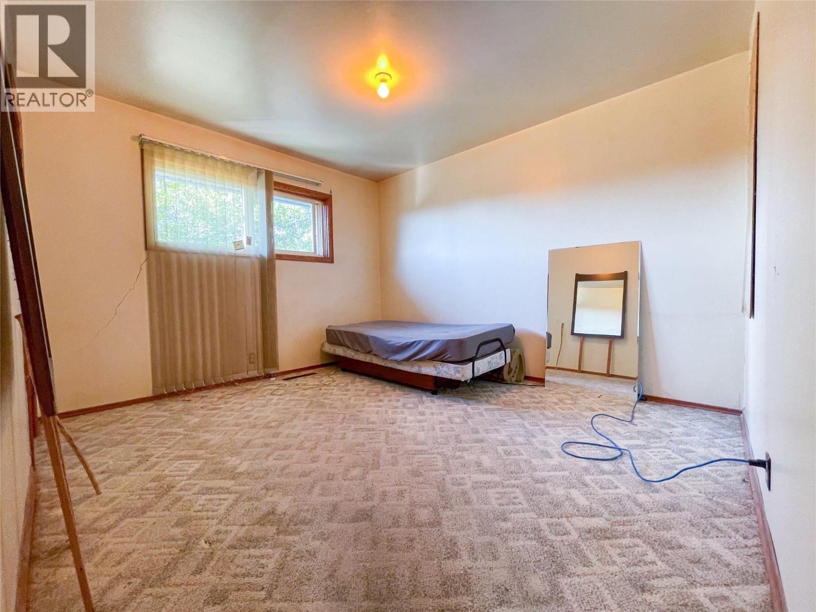 4810 48 Avenue, Pouce Coupe