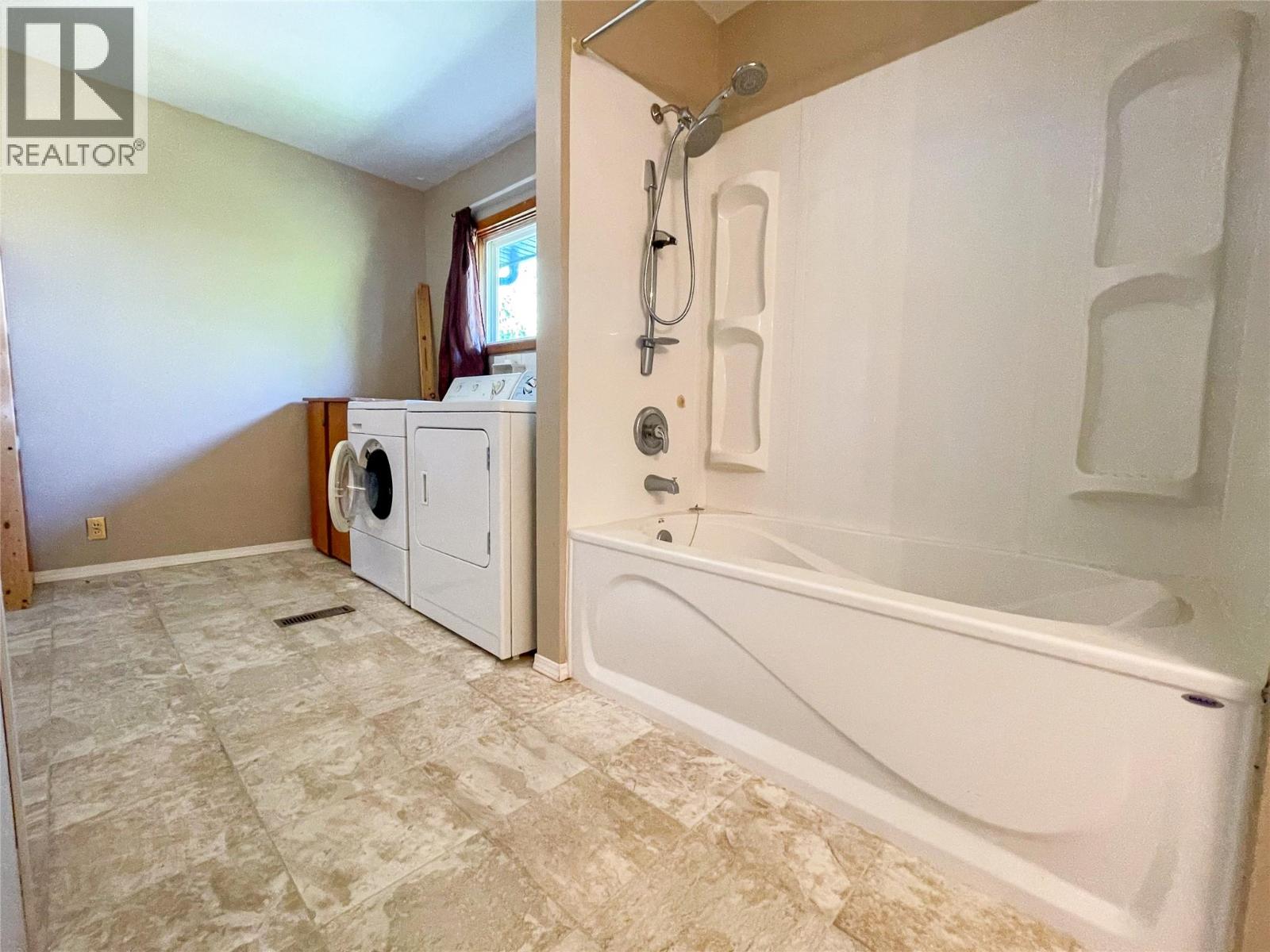 4810 48 Avenue - 17