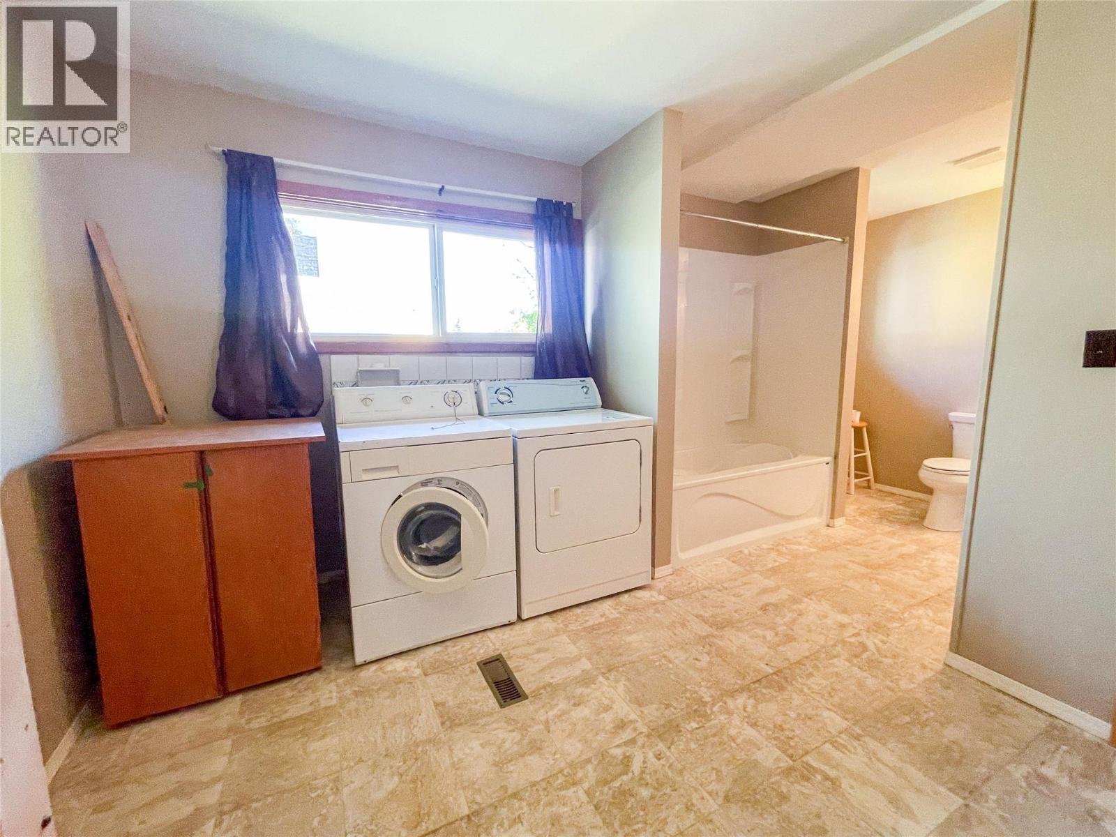 4810 48 Avenue - 14