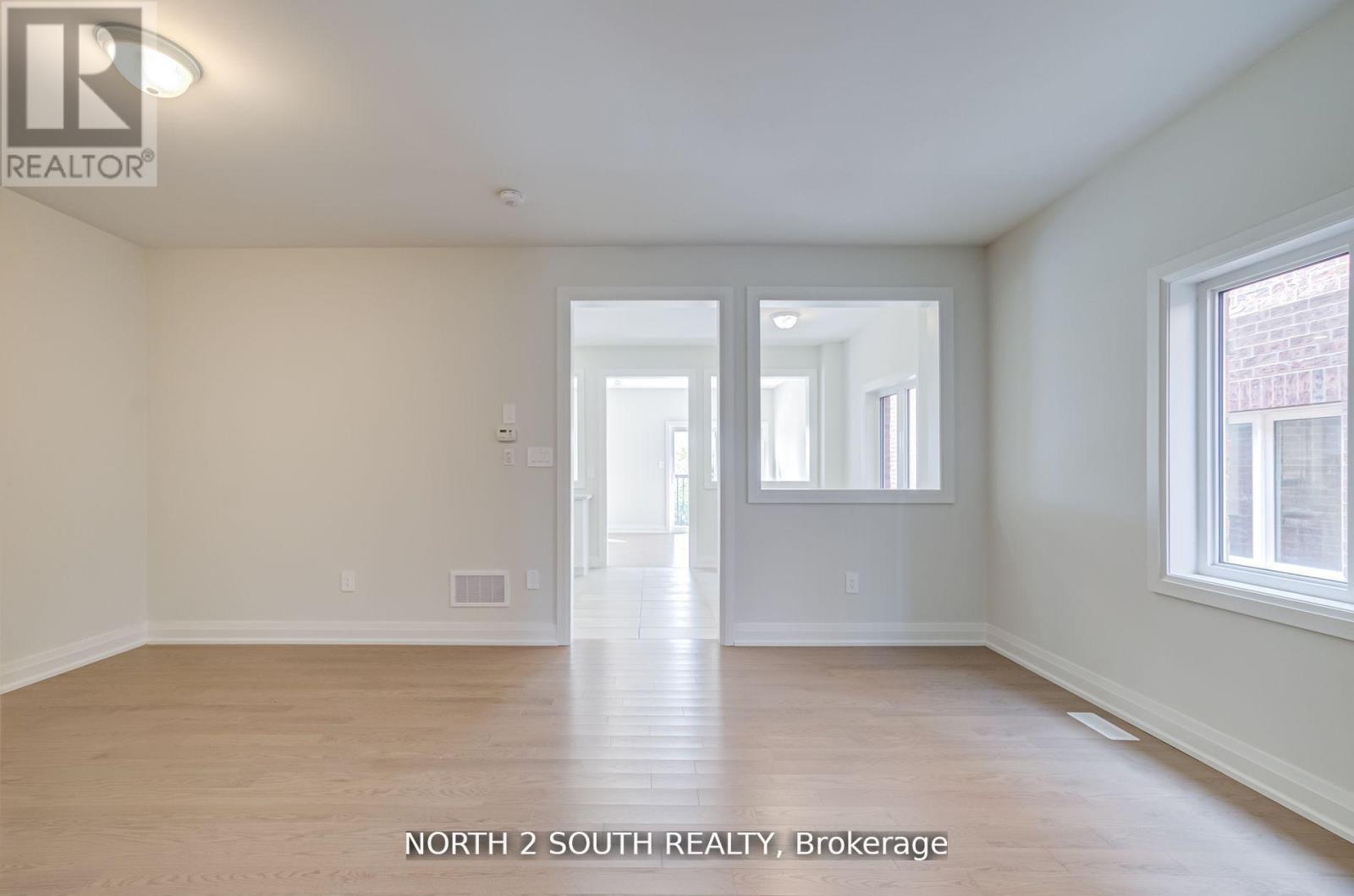 Photo 4 of 73 Virro Court, Vaughan ON