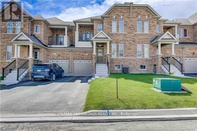 Photo 1 of 205 Laker Court, Newmarket ON