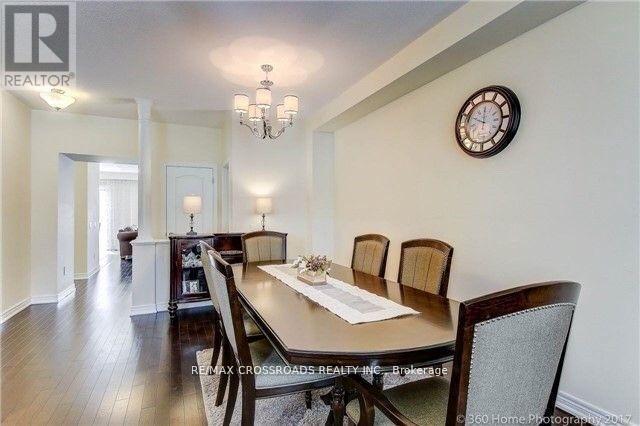 Photo 3 of 205 Laker Court, Newmarket ON