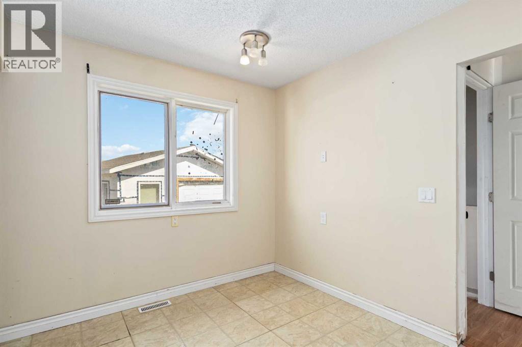 Photo 8 of 176 Fullerton Drive, Fort Mcmurray AB