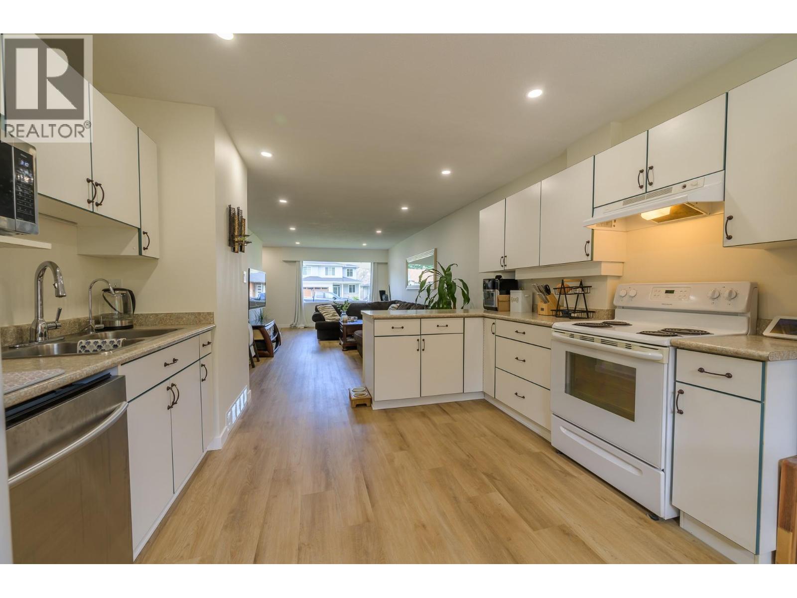 Photo 6 of 2257 2259 Valleyview Drive, Kamloops BC