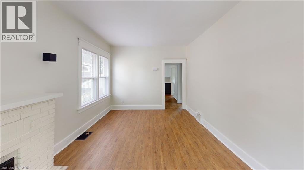 Photo 5 of 132 Graham Street Unit Upper, Waterloo ON